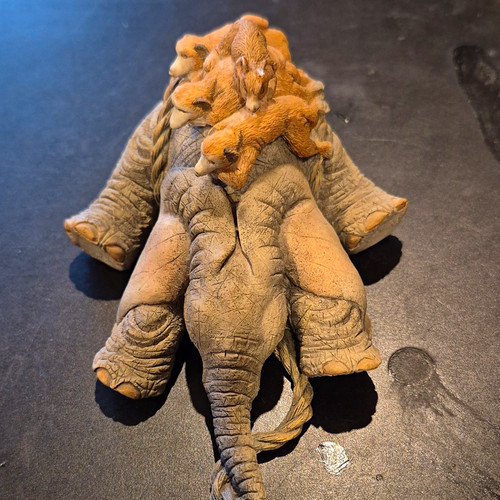 Tuskers chillin out ornament - chillin,