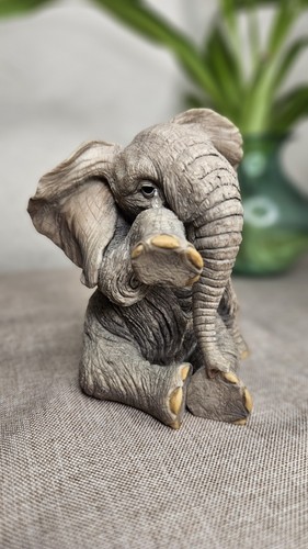 Tuskers elephant wiping - tuskers,