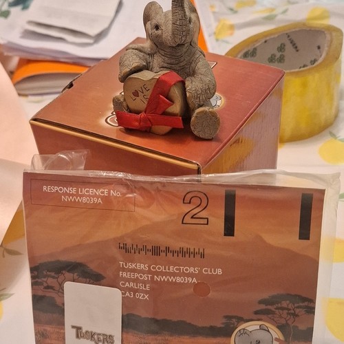 Ca91382 tuskers love - ca91382, box