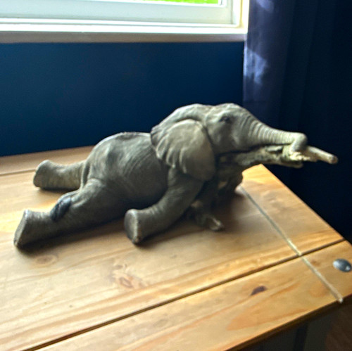 Tuskers lazy bones elephant - lazy,
