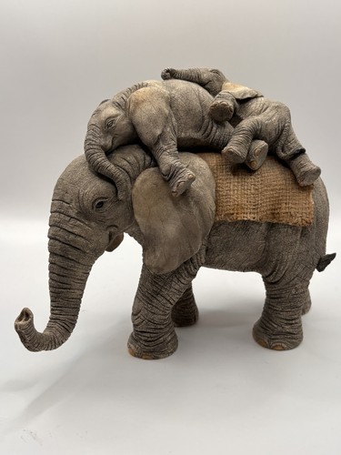 Tuskers elephant hitchin - hitchin, a